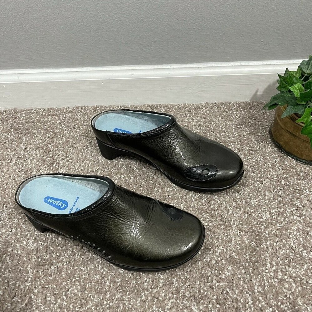 Wolky Women’s Mule Clogs Size 38 US 7 Patent Leather Slip On Shoes Green